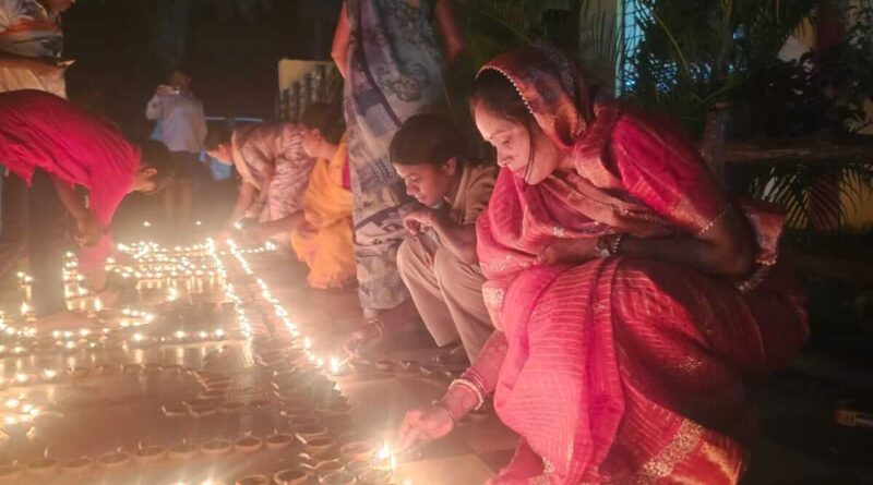 Dantewada News Nex24 Chhindnar Sarpanch Sandhya Pujari Aashirwad Ka Diya